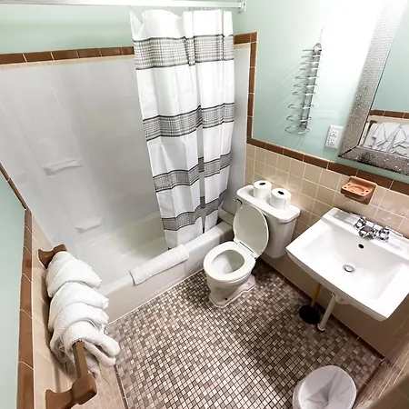 Majestic Hotel & Apartments
